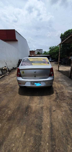 Renault Logan Familier 2014 Sedan