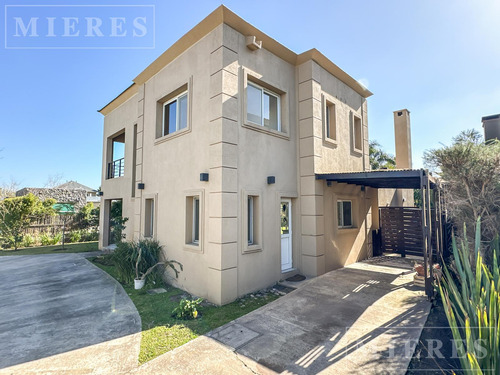 Casa En Venta Sobre Lote Interno En Los Alisos, Nordelta