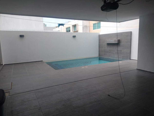Casa De 4 Recamaras Y Alberca, Frac. Lomas Del Sol, Rivera Veracruzana