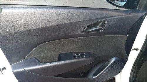 Imagem 11 de 15 de Hyundai Hb20 1.0 Comfort Plus 12v 2016