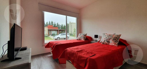 Casa En Venta Con Renta - Barrio Santa Juana, Canning