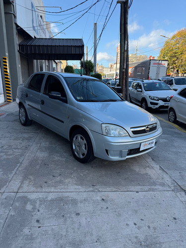 Chevrolet Corsa 1.8 Gl Aa Dh 4P