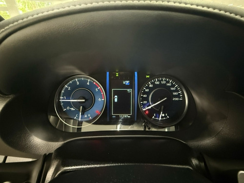 Toyota Hilux SW4 2.8 D-4D TURBO DIESEL SRX PLATINUM 7L 4X4 AUTOMÁTICO