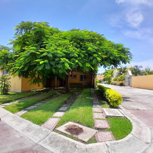Casa En Fraccionamiento En José G Parres, Jiutepec, Morelos Caen-1192-fr