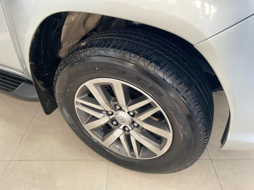 Toyota Hilux Srx 4x4 Manual Año 2017 Color Gris