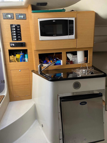 Barco Crucero Quest 25 2017 200 Horas Volvo Penta 300 Hp