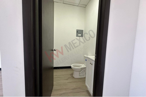 Renta Local Comercial De 28m2 En La Quintas Del Rey, Mexicali Bc
