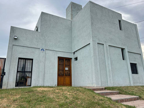 Venta Casa 2 Dormitorios En Zona Sur