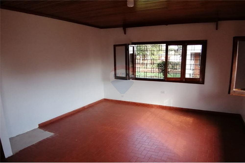 Vendo Casa De 4 Habitaciones Y 3 Baños.