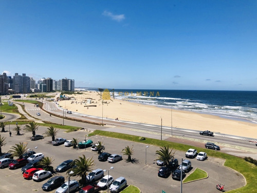 Apartamento En Alquiler En La Peninsula, De 2 Dormitorios, 2 Baños, Cocina Integrada, Living-comedor.-ref:2273