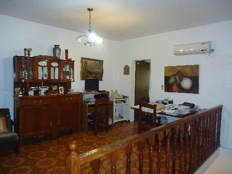 Imagen 7 de 10 de Chalet En Venta En Ituzaingo Norte