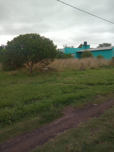 Imagen 6 de 7 de ** A 3 Cuadras Del Mar ** Amplio Lote C/ Escritura