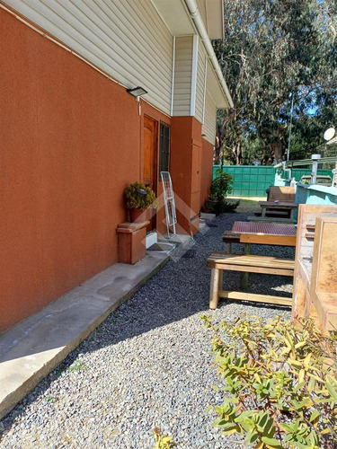 Casa En Venta De 8 Dorm. En Algarrobo