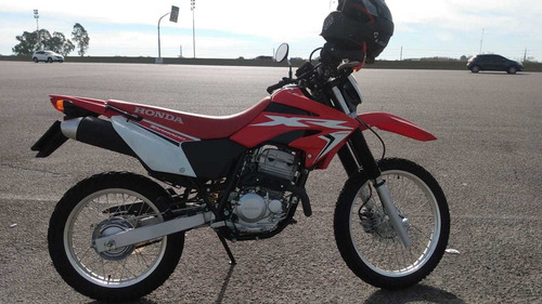 Imagen 3 de 3 de Vendo Excelente Moto Honda Tornado 250 Año 2018
