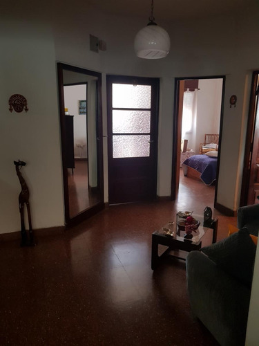 Casa Más Local En El Centro De Gral. Rodriguez