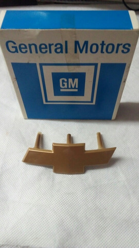 Escudo Parrilla Astra 2 07/ (dorado) Legítimo Gm