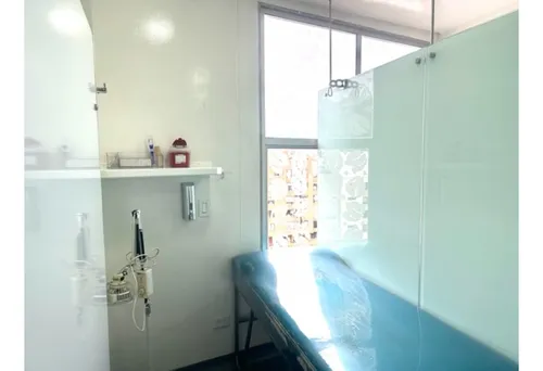 Vendo Consultorio Global Medical Center Santa Barbara -7-