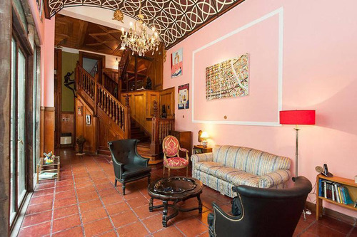 Único E Impactante Ph Antiguo Reciclado Con Patio, Terraza Y Moderno Ascensor, Se Escuchan Ofertas