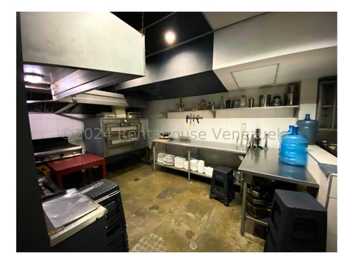 María Valera Te Ofrece A Ti, Inversionista, Gran Oportunidad Venta De Negocio En El Este De Barquisimeto. Alto Tráfico Vehicular Y Peatonal, Amplio Salón Comedor, Estilo Moderno, Ideal Para Disfrutar.