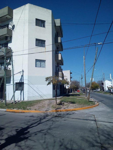 Imagen 2 de 19 de Departamento En Venta - Quilmes