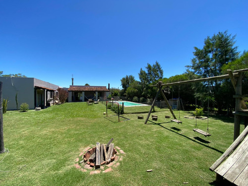 Venta Casa Colinas De Carrasco. Barrios Privados