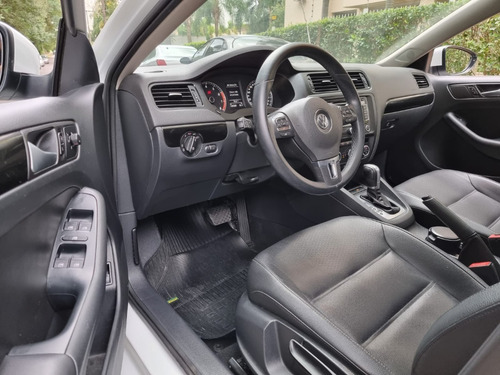 Imagem 9 de 20 de Volkswagen Jetta 2.0 Comfortline C/ Pacote Premium