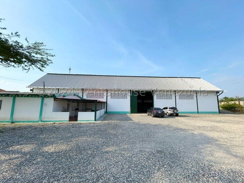 Galpon En Venta Barquisimeto Zona Industrial Gisselle Lobo Vende Imponente Y Moderno Galpon Industrial Excelente Ubicacion 3000 Metros Cuadrados Tiene Tanque Subterraneo De 50000 Litros 2 4 2 5 8 5 9