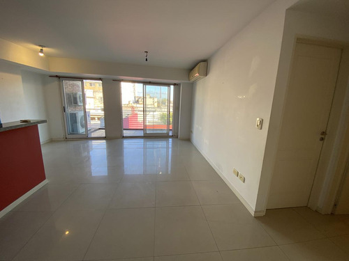 Departamento 2 Ambientes De Categoría Con Cochera En Morón Centro