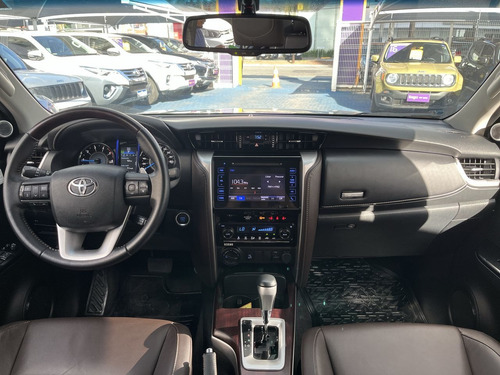 Imagem 10 de 14 de Toyota Sw4 2.8 Tdi Srx 7l 4x4 (aut)