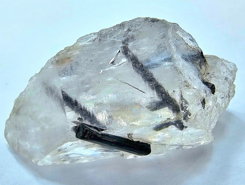 Cristal De Quartzo Com Inclusão De Turmalina ( Raro ) N4363 (Usado)