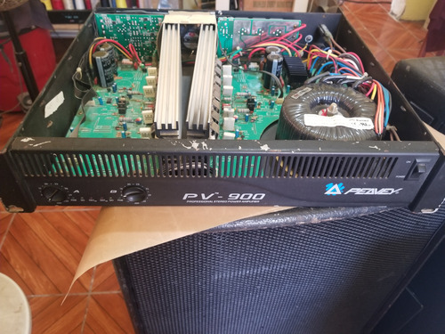 Peavey Pv900, Para Reparar. Se Olle Bajo De Un Lado (Usado)