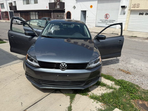 Volkswagen Jetta 2.0 L4 Mt