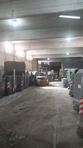Imagen 6 de 8 de Importante Galpón / Depósito En V. Alsina - Acepta Permuta
