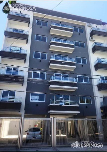 Departamento De Tres Ambientes  En Venta - Moron Sur, Zona Residencial.