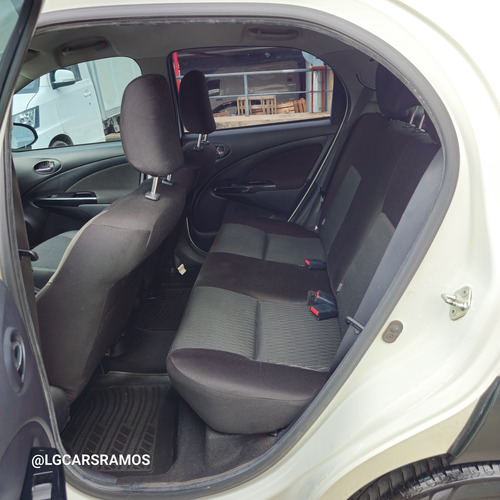 Toyota Etios 1.5 Cross