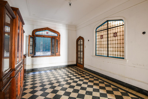 Casa Estilo Inglés, 5 Dormitorios, Patio Y Cochera- San Lorenzo 1900- Centro- Rosario | Venta