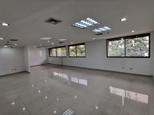 Se Vende Oficina En Los Dos Caminos
