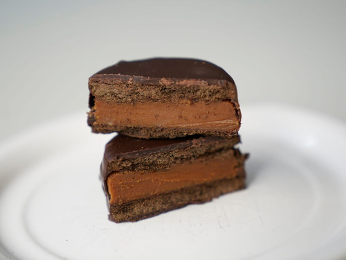 Alfajor Rasta Chocolate Negro Caja X 18un