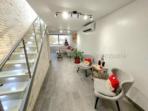 Penthouse ( 2 Niveles/ Amoblado/ Equipado) Venta Buenaventura Suites ( Guarenas) Mls - 24-14332