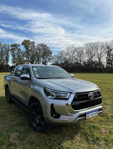 Imagen 3 de 13 de Toyota Hilux 2021 2.8 Cd Srv 177cv 4x2