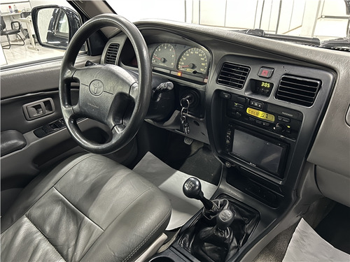 Toyota Hilux SW4 3.0 4X4 8V TURBO DIESEL 4P MANUAL
