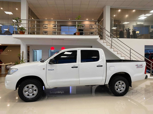 Imagen 2 de 15 de Toyota Hilux 2011 2.5 Dx Cab Doble 4x4