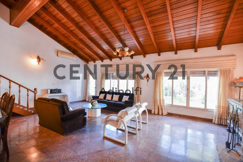 Imagen 2 de 30 de 96 E/ 9 Y 11 (p. Lara) Casa De 4 Dormitorios En Venta Con Parque Y Pileta