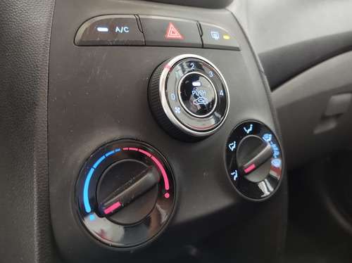 Imagem 5 de 11 de Hb20s Confort Plus 1.0 Manual 2019 Branco
