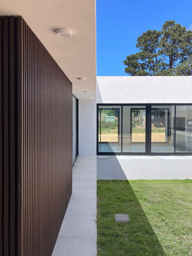 Casa En Venta De 3 Dormitorios En Piedra Del Chileno (ref: Bpv-9125)