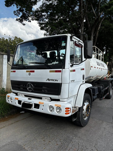 Caminhão Pipa 10.000l Mercedes Atron 1719, Ano 2014