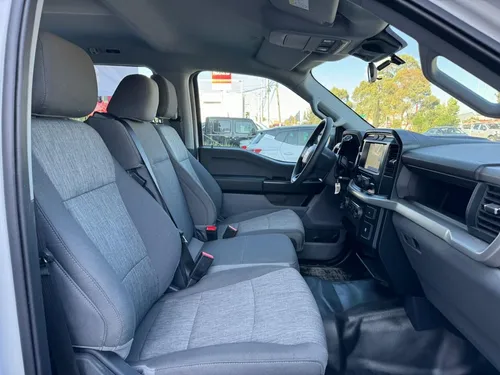 Ford F-150 3.3 XL Doble Cabina V6 4x2 At