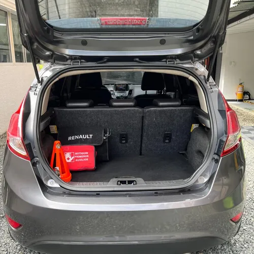 Ford Fiesta TITANIUM TP 1.6CC 2015