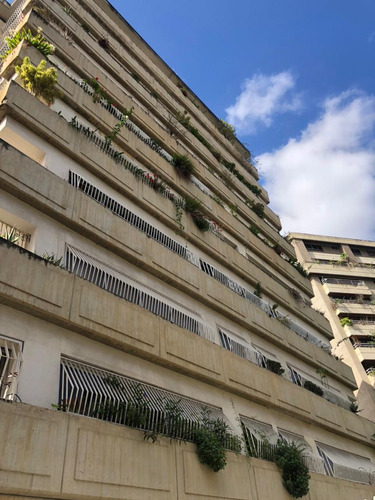 Apartamento En Las Palmas (remodelado) - Financiado