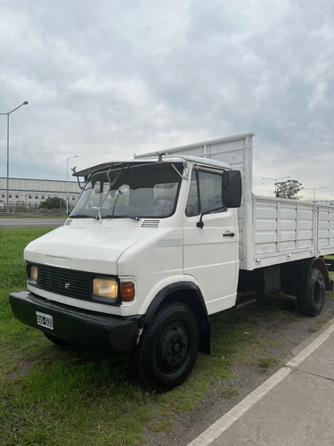 Camion Mediano Tata Baranda Volcable